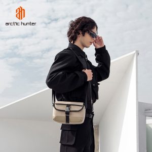 کیف دوشی آرکتیک هانتر مدل kb00828